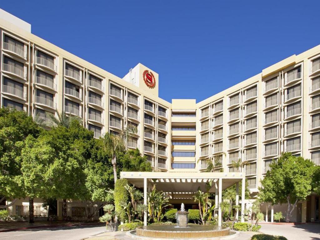 Sheraton Crescent Hotel Phoenix Exterior photo