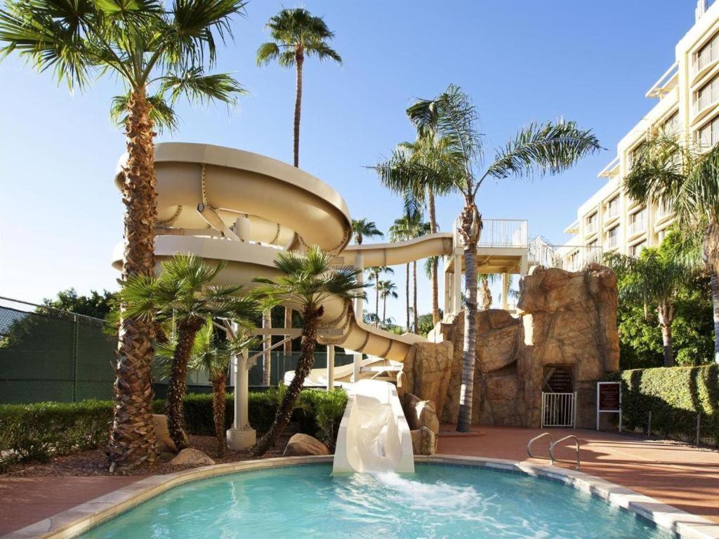Sheraton Crescent Hotel Phoenix Exterior photo