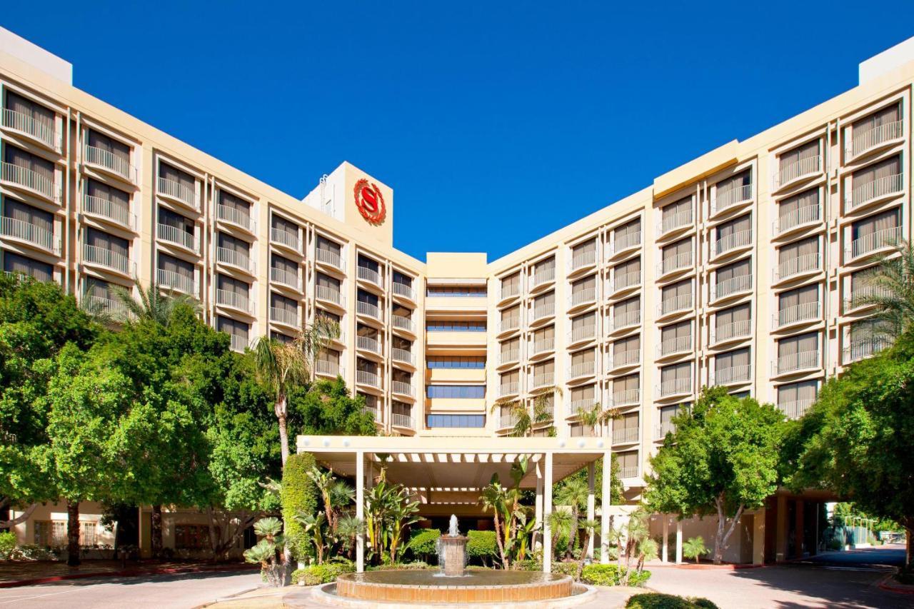 Sheraton Crescent Hotel Phoenix Exterior photo